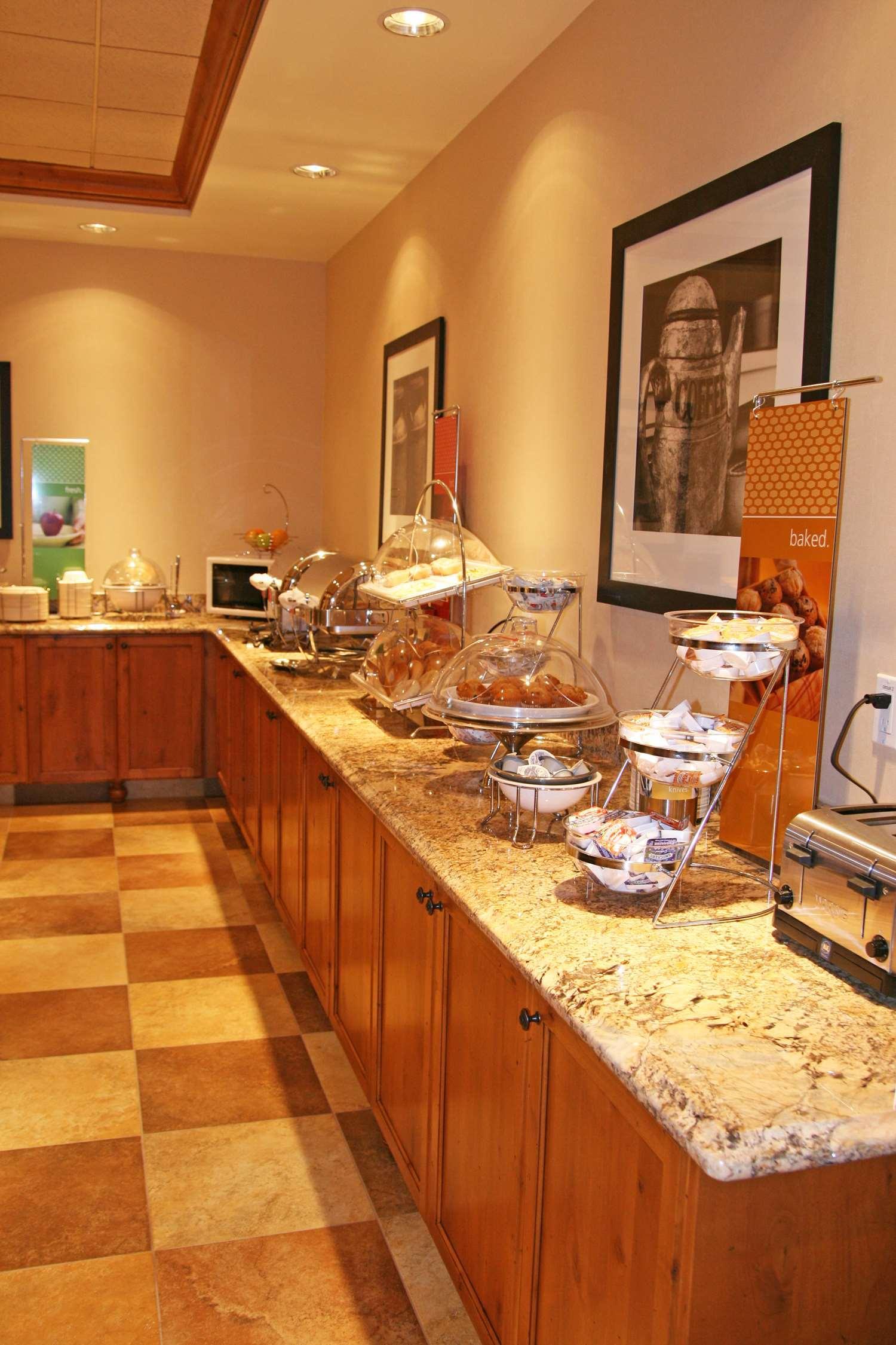 Hampton Inn & Suites Buffalo Restaurant foto